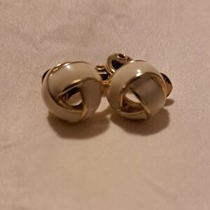 ⌛️ Vintage Earrings 11/8